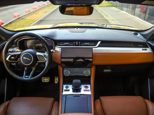 2020 Jaguar F-Pace I Рестайлинг, чёрный, 5199000 рублей - вид 11