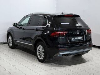 2017 Volkswagen Tiguan II, чёрный, 2650000 рублей, вид 2
