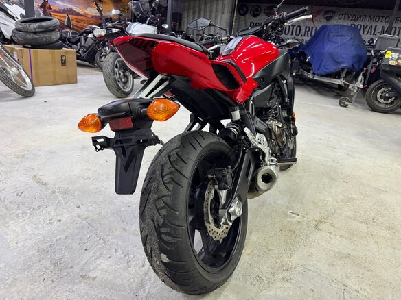 2017 Yamaha MT-07 (FZ-07), красный, 765000 рублей - вид 3