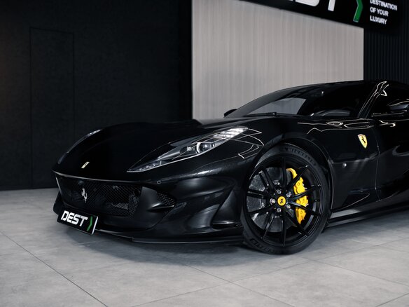 2019 Ferrari 812 Superfast, чёрный, 35000000 рублей - вид 2