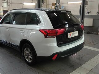 2016 Mitsubishi Outlander III Рестайлинг 2, белый, 1480000 рублей, вид 4