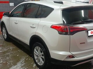 2018 Toyota RAV4 IV (XA40) Рестайлинг, белый, 2350000 рублей, вид 3