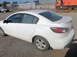 2012 Mazda 3 II (BL) Рестайлинг, белый, 903000 рублей, вид 3