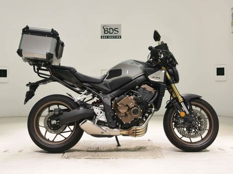 2026 Honda CB 650R, серый, 1095000 рублей, вид 2