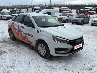 2024 Lada (ВАЗ) Vesta I Рестайлинг (NG), белый, 921500 рублей, вид 3