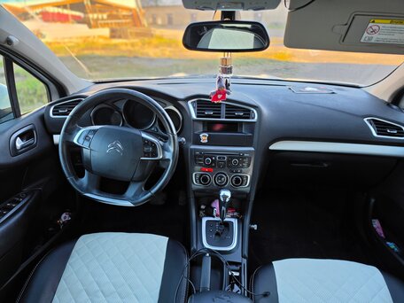 2013 Citroen C4 II, белый, вид 5