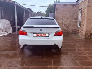 2009 BMW 5 серии 528i V (E60/E61) Рестайлинг, белый, 1350000 рублей, вид 2