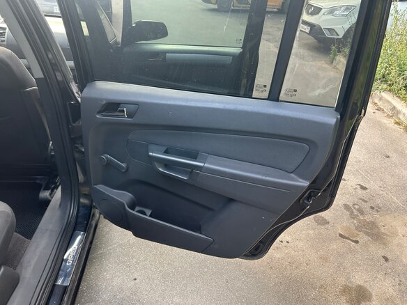 2006 Opel Zafira B, чёрный, 355000 рублей - вид 27