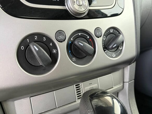 2011 Ford Focus II Рестайлинг, чёрный - вид 18