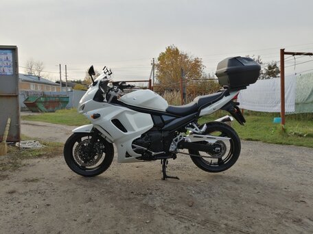 2011 Suzuki GSX 1250 FA, белый, 535000 рублей, вид 1