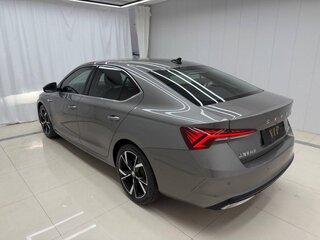 2023 Skoda Octavia IV (A8), серый, 2590000 рублей, вид 5