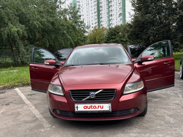 2008 Volvo S40 II Рестайлинг, красный, 800000 рублей - вид 1