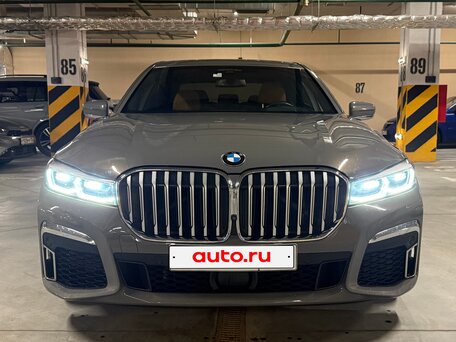 2021 BMW 7 серии Long 740Li xDrive VI (G11/G12) Рестайлинг, серый, 7299000 рублей, вид 3