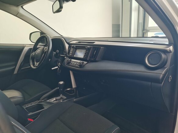2015 Toyota RAV4 IV (XA40) Рестайлинг, белый, 2340000 рублей - вид 18