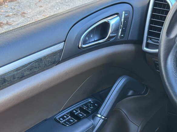 2015 Porsche Cayenne GTS II Рестайлинг (958), чёрный, 3650000 рублей - вид 15