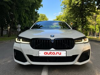 2021 BMW 5 серии 530i xDrive VII (G30/G31/G38) Рестайлинг, белый, 4749000 рублей, вид 2
