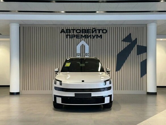 2025 Lynk & Co 900, белый - вид 6