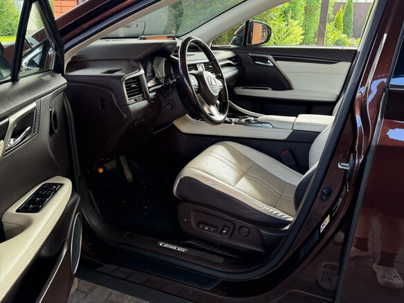 2017 Lexus RX 200t IV, коричневый, 3370000 рублей - вид 6