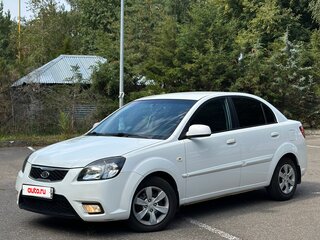 2011 Kia Rio II Рестайлинг, белый, 680000 рублей, вид 1