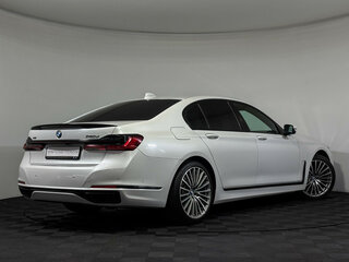 2021 BMW 7 серии 740d xDrive VI (G11/G12) Рестайлинг, белый, 7800000 рублей, вид 2