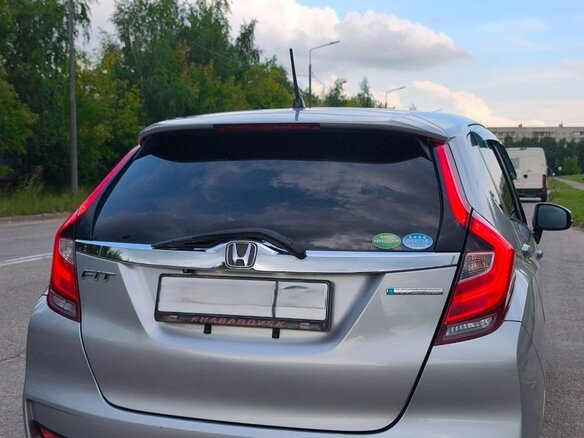 2018 Honda Fit III Рестайлинг, серый, 1350000 рублей - вид 12