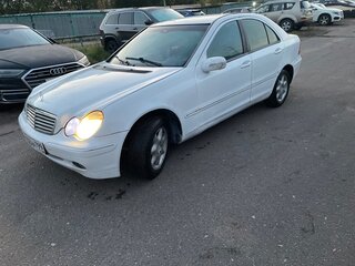 2001 Mercedes-Benz C-Класс 180 II (W203), белый, 413000 рублей, вид 1