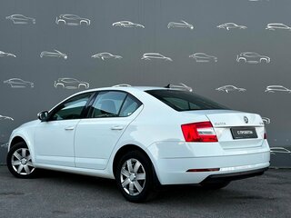 2018 Skoda Octavia III (A7) Рестайлинг, белый, 1498800 рублей, вид 4