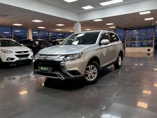 2018 Mitsubishi Outlander III Рестайлинг 3, серебристый, 2200000 рублей, вид 1