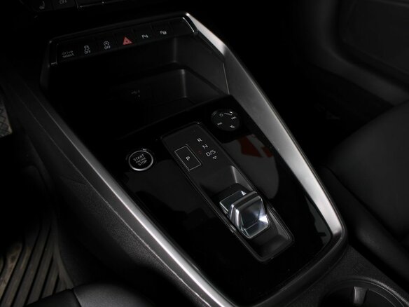 2022 Audi A3 IV (8Y), чёрный, 3500000 рублей - вид 10