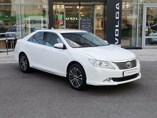 2014 Toyota Camry Japan Market VII (XV50), белый, 1350000 рублей, вид 3