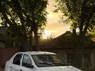 2012 Renault Logan I Рестайлинг, белый, 275000 рублей, вид 2