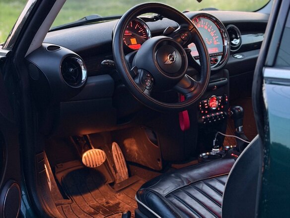 2007 Mini Hatch Cooper S II (R56), зелёный, 1050000 рублей - вид 9
