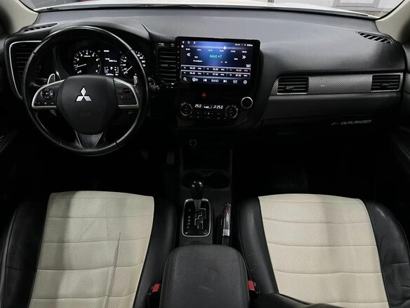 2014 Mitsubishi Outlander III Рестайлинг, белый, 1049888 рублей - вид 9