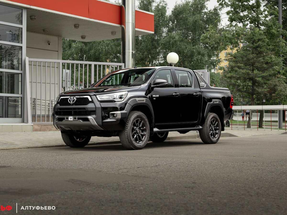 Открыть фотографии: Toyota Hilux VIII Рестайлинг 2