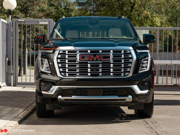 2025 GMC Yukon V Рестайлинг, чёрный, 15690000 рублей - вид 2