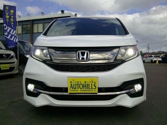 2017 Honda Stepwgn Spada V, белый, 1470000 рублей - вид 2
