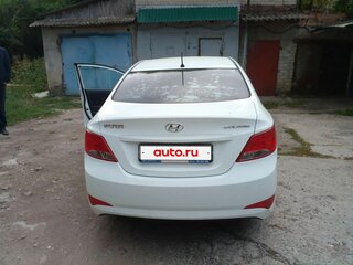 2015 Hyundai Solaris I Рестайлинг, белый, 1050000 рублей, вид 4