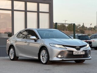 2018 Toyota Camry VIII (XV70), серебристый, 2499000 рублей, вид 4