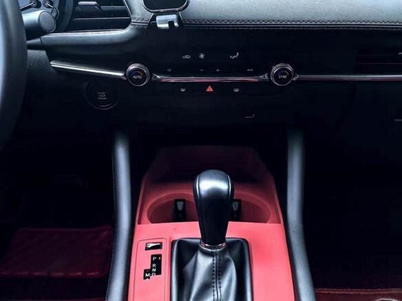 2023 Mazda 3 Axela IV (BP), белый, 1370000 рублей - вид 10
