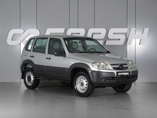 2018 Chevrolet Niva I Рестайлинг, серебристый, 670000 рублей, вид 1