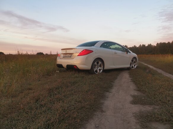 2012 Peugeot 308 I Рестайлинг, белый, 1333333 рублей - вид 5