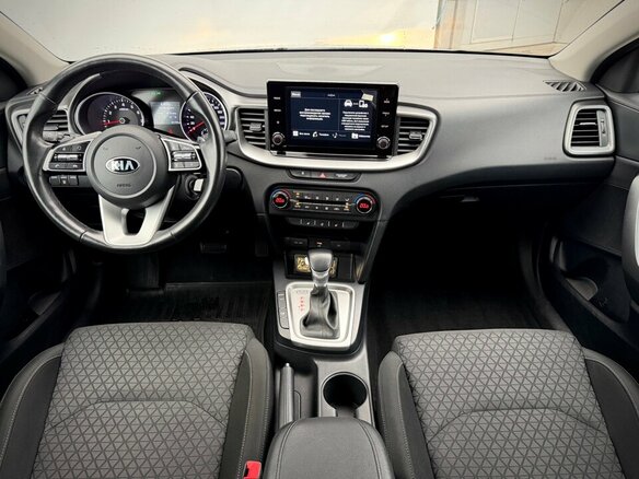 2020 Kia Ceed III, серый, 1670000 рублей - вид 13