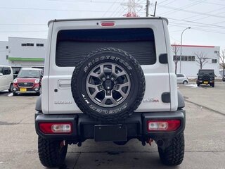 2023 Suzuki Jimny Sierra IV, белый, 1672000 рублей, вид 4