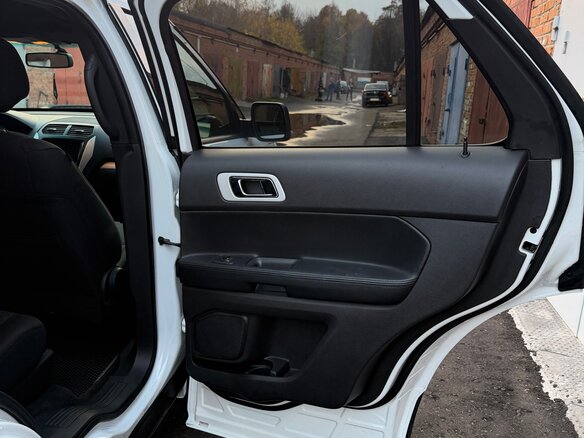 2014 Ford Explorer V, белый, 1680000 рублей - вид 21