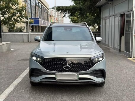 2025 Mercedes-Benz EQB 260 I Рестайлинг, серебристый, 4760000 рублей, вид 2