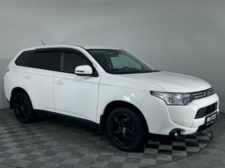 2013 Mitsubishi Outlander III, белый, 1317000 рублей, вид 3