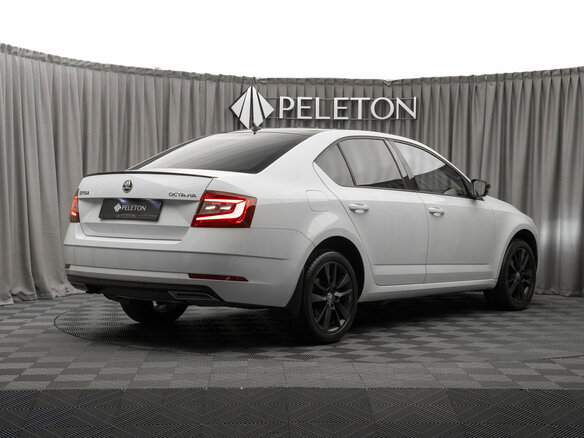 2017 Skoda Octavia III (A7) Рестайлинг, белый, 2120000 рублей - вид 4
