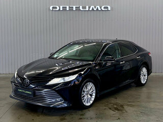 Toyota Camry VIII (XV70)