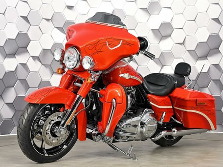 2010 Harley-Davidson CVO Street Glide, красный, 1300000 рублей, вид 2