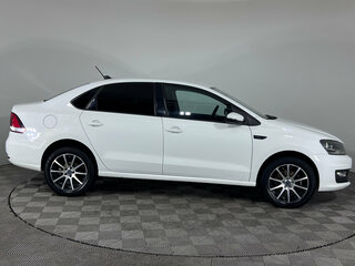 2018 Volkswagen Polo V Рестайлинг, белый, 960000 рублей, вид 4